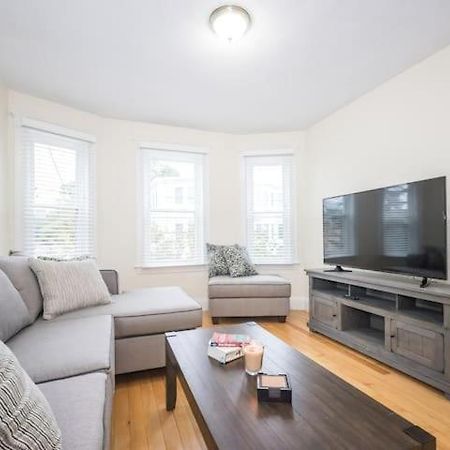 Renovated Lower Allston 3 Bedroom Boston Buitenkant foto