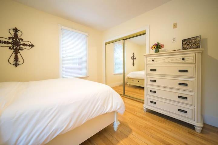 Renovated Lower Allston 3 Bedroom Boston Buitenkant foto